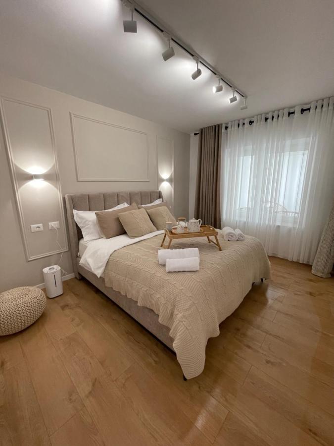 Square Inn Tirana City Center ภายนอก รูปภาพ