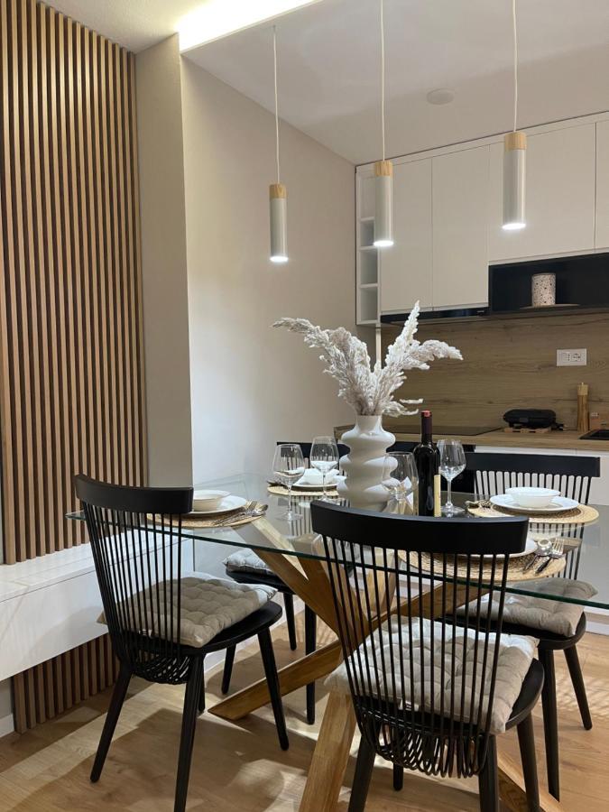 Square Inn Tirana City Center ภายนอก รูปภาพ