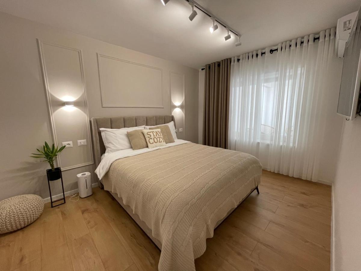 Square Inn Tirana City Center ภายนอก รูปภาพ
