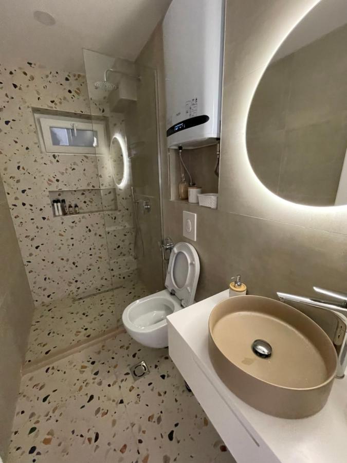 Square Inn Tirana City Center ภายนอก รูปภาพ